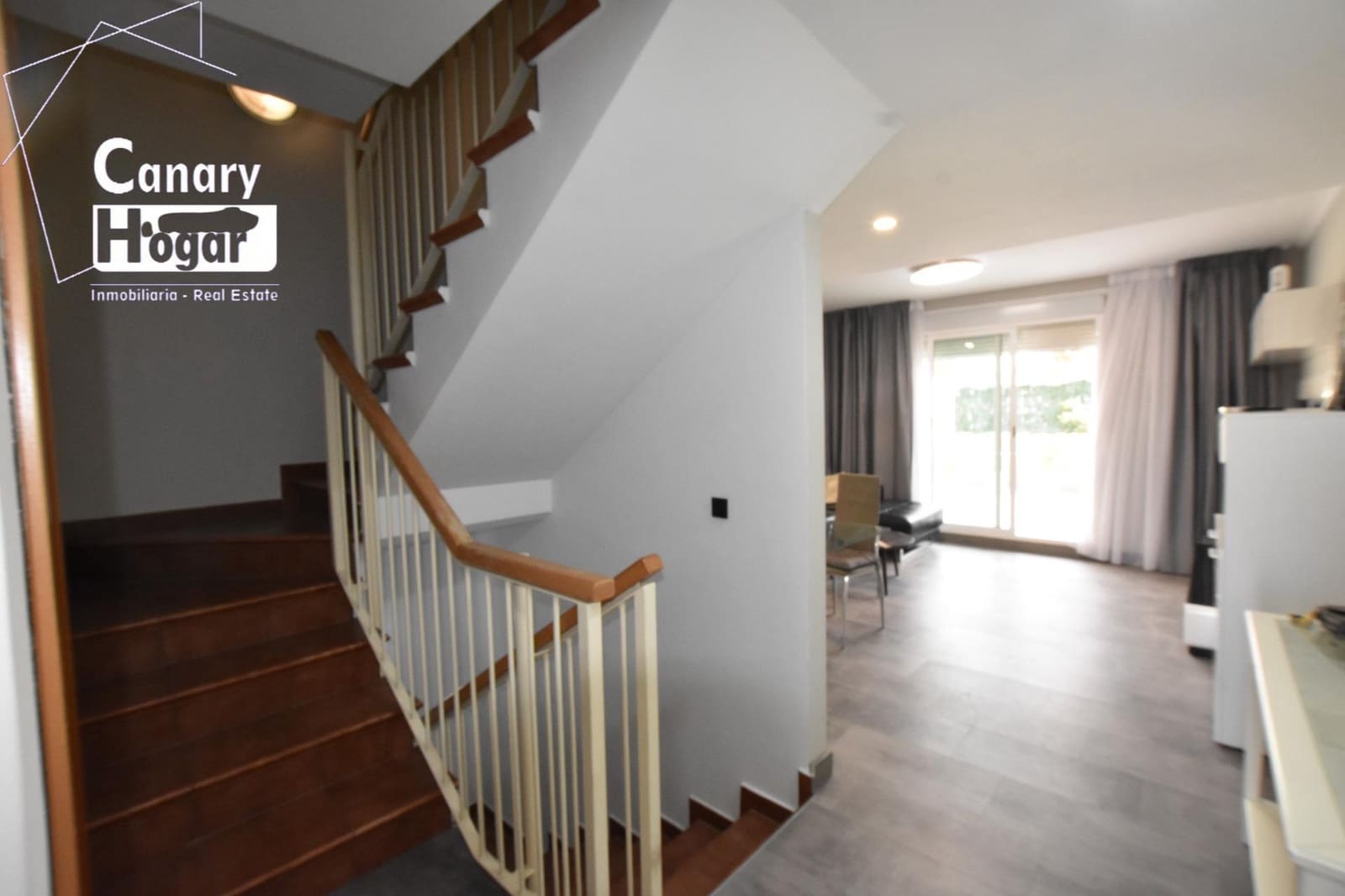 3 slaapkamer Rijtjeshuis te koop in El Madronal met zwembad garage - € 470.000 (Ref: 9375409)