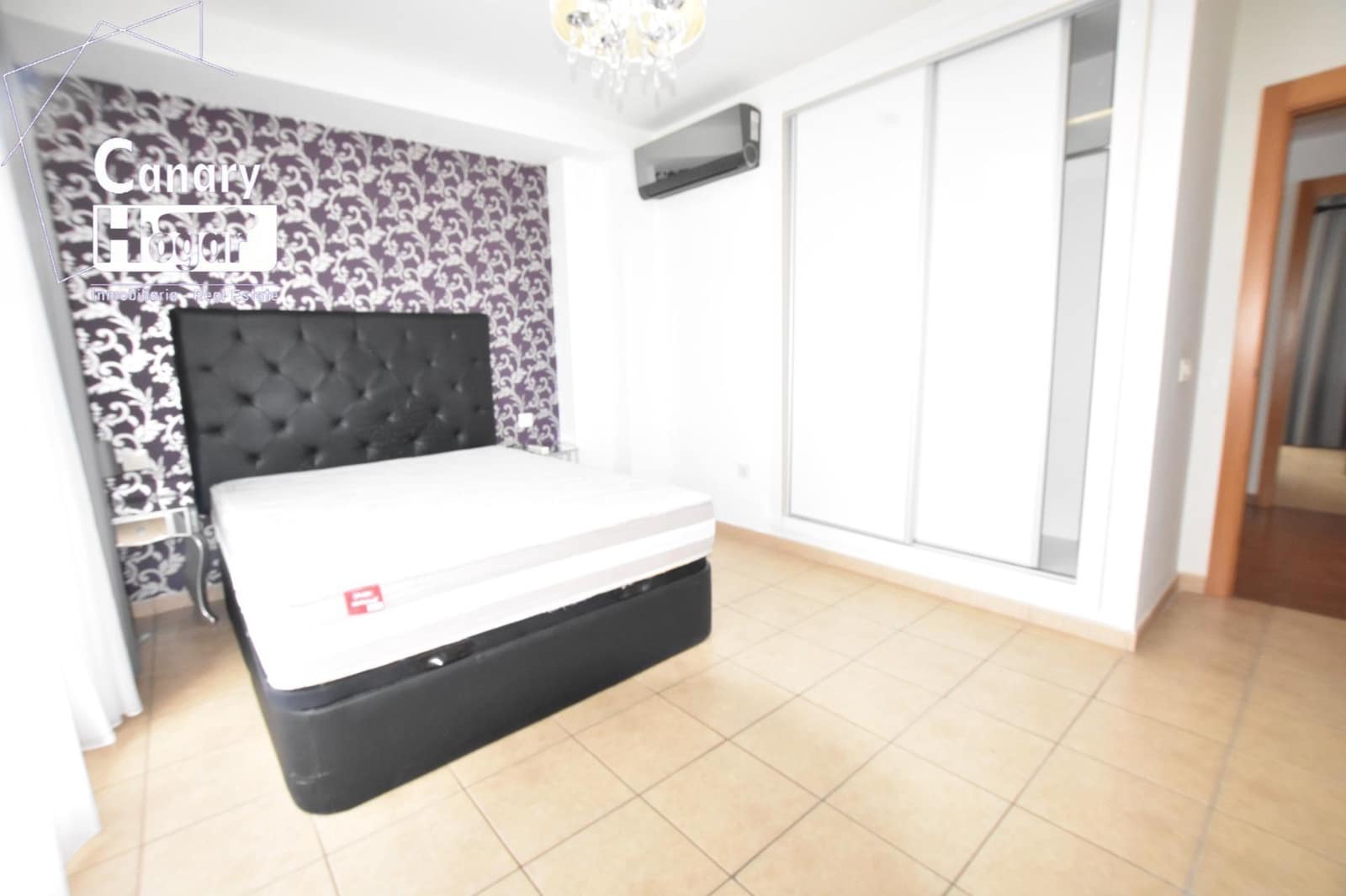 3 slaapkamer Rijtjeshuis te koop in El Madronal met zwembad garage - € 470.000 (Ref: 9375409)