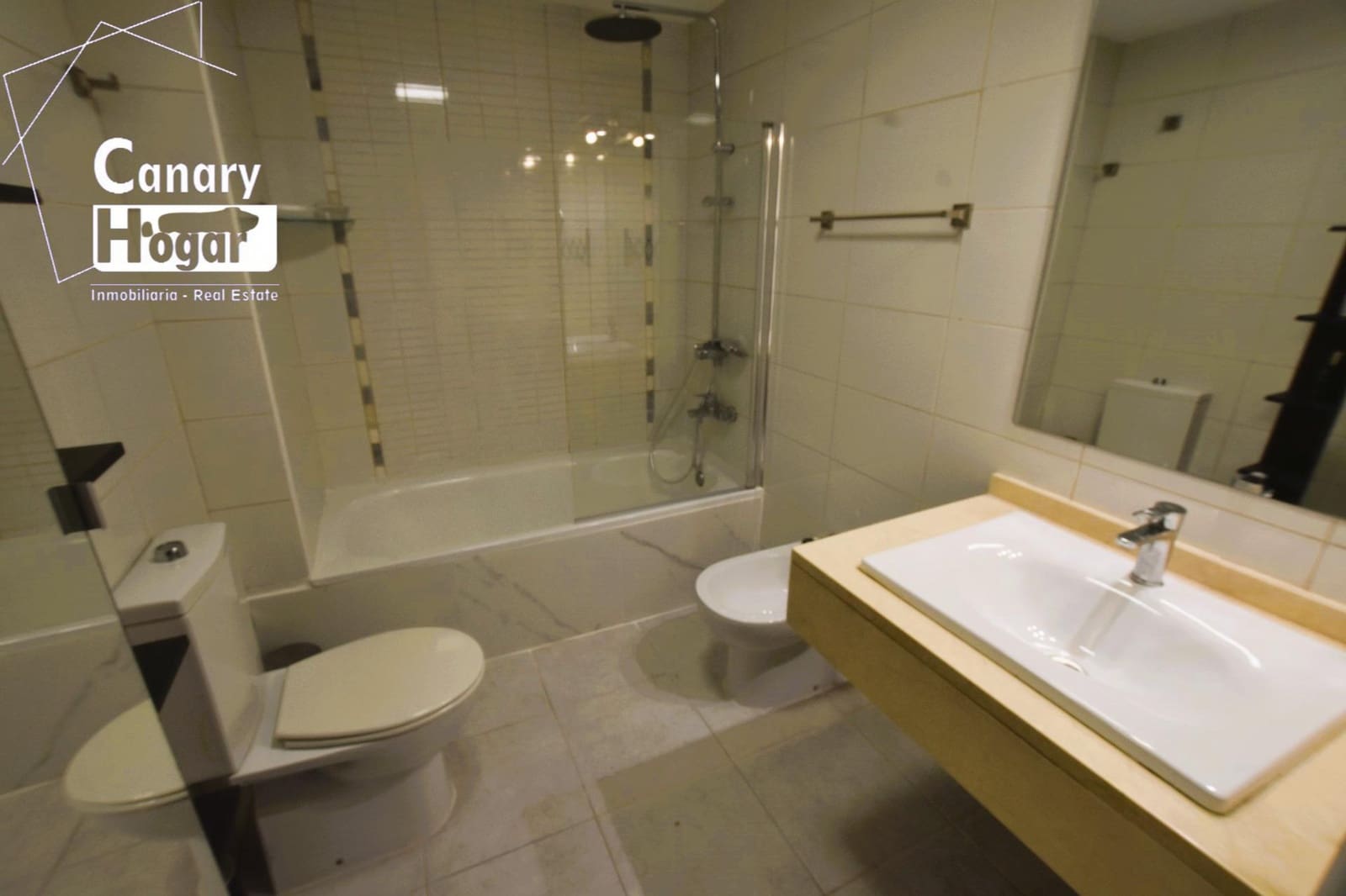 3 slaapkamer Rijtjeshuis te koop in El Madronal met zwembad garage - € 470.000 (Ref: 9375409)