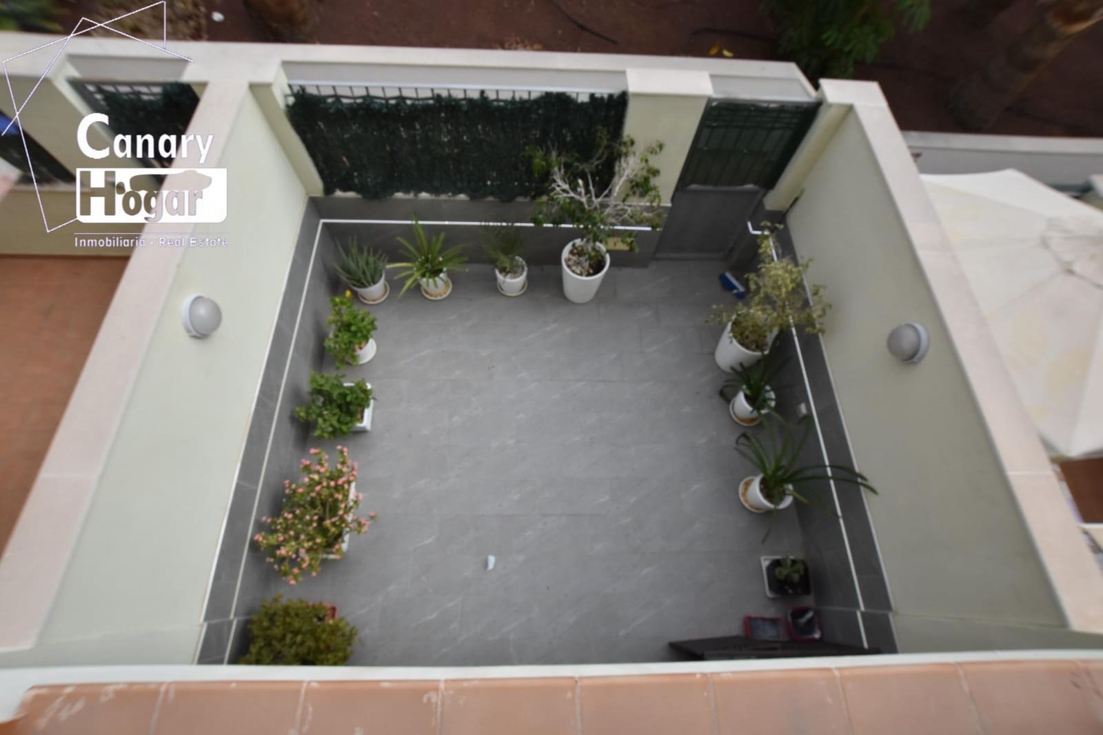 3 slaapkamer Rijtjeshuis te koop in El Madronal met zwembad garage - € 470.000 (Ref: 9375409)