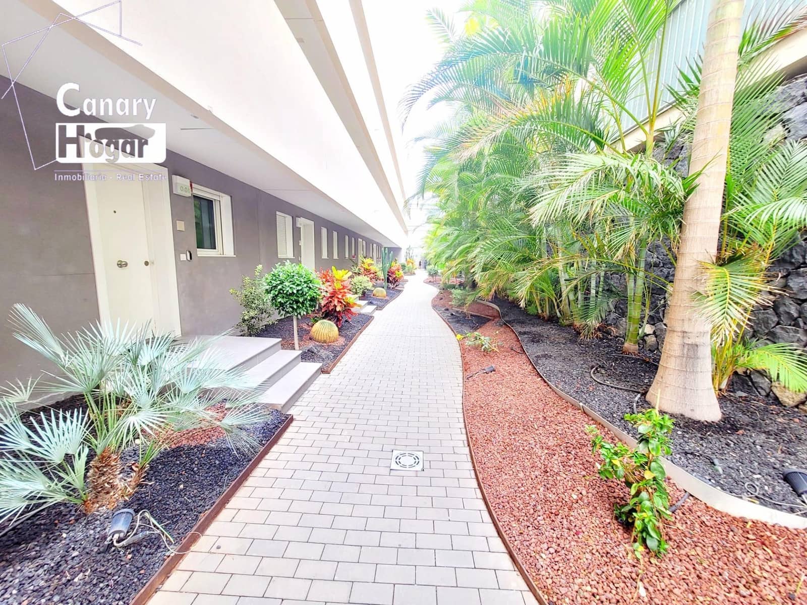 2 bedroom Apartment for sale in Adeje with pool - € 350,000 (Ref: 9385714)