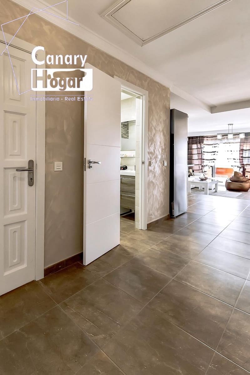 2 bedroom Apartment for sale in Costa Adeje with pool - € 370,000 (Ref: 9390992)