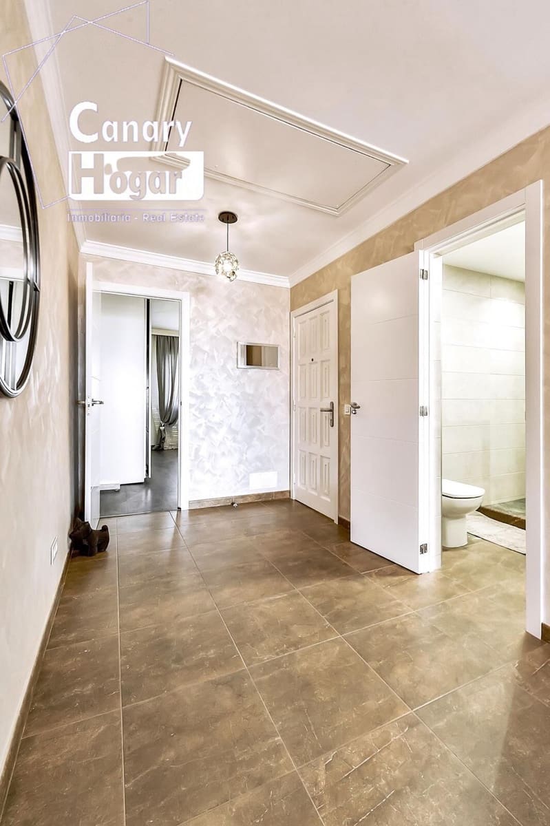 2 bedroom Apartment for sale in Costa Adeje with pool - € 370,000 (Ref: 9390992)