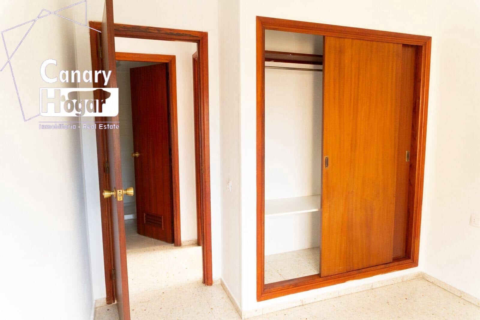 3 bedroom Apartment for sale in Los Cristianos with pool garage - € 441,000 (Ref: 9396102)