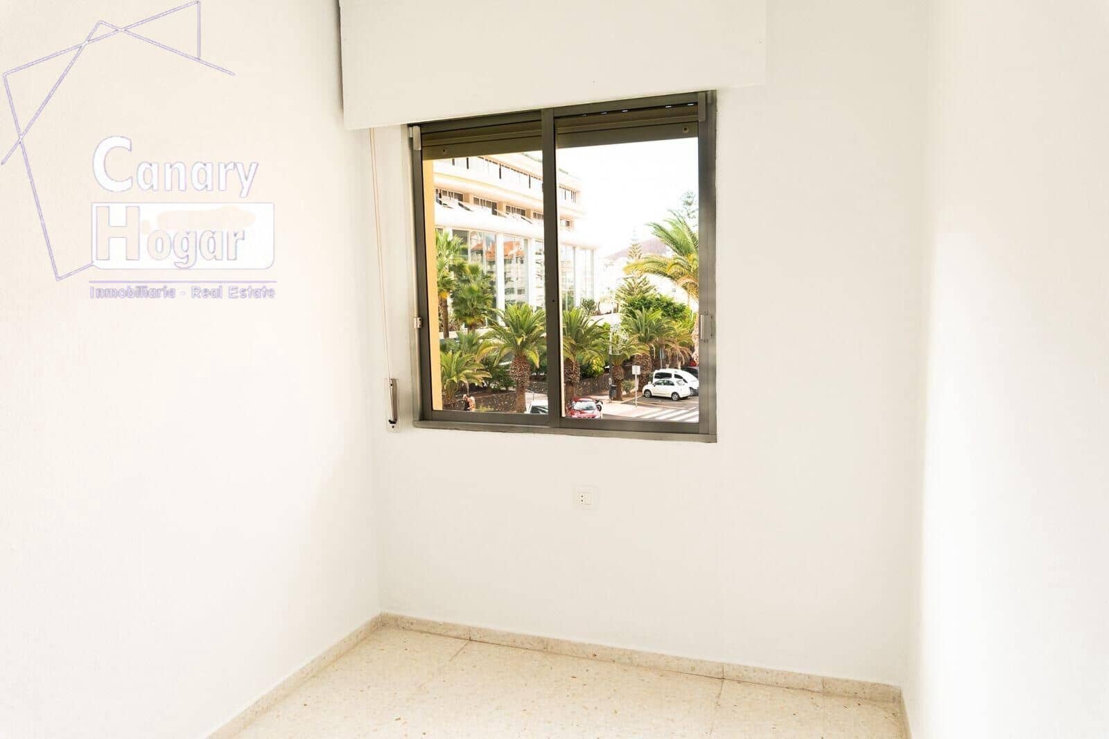 3 bedroom Apartment for sale in Los Cristianos with pool garage - € 441,000 (Ref: 9396102)