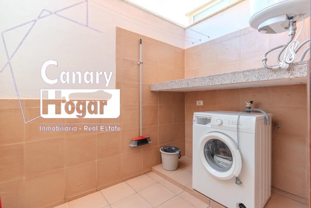 3 slaapkamer Villa te koop in Playa del Duque met zwembad garage - € 1.120.000 (Ref: 9462458)