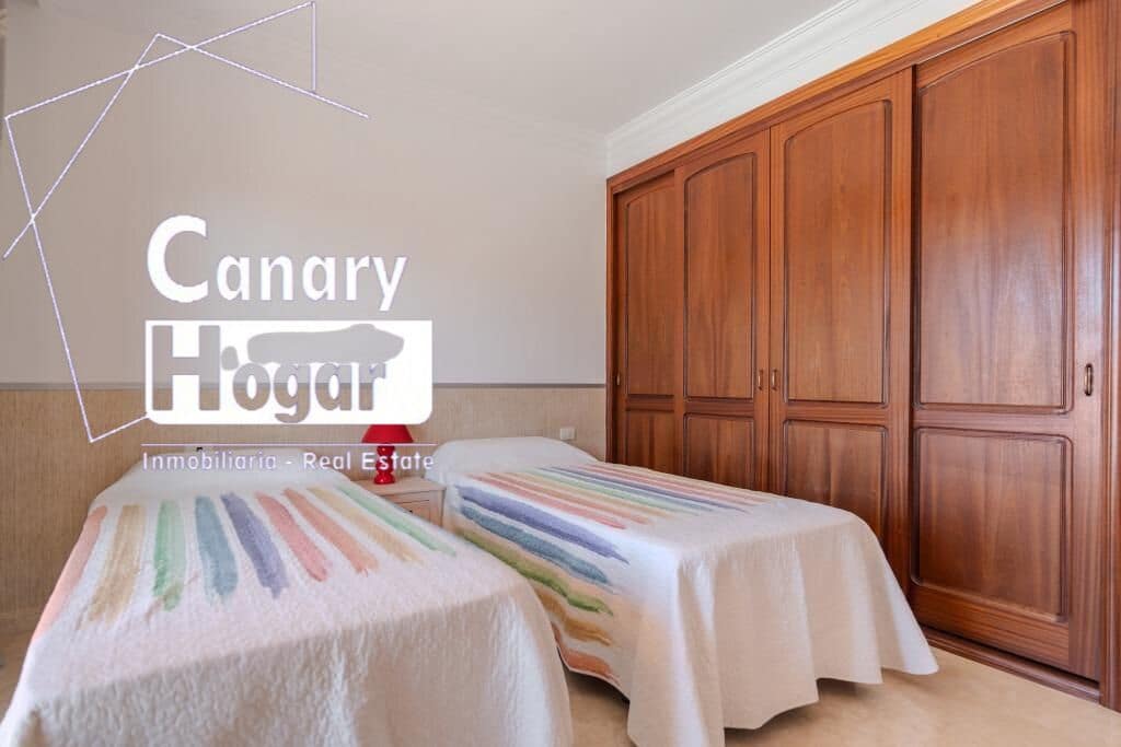 3 slaapkamer Villa te koop in Playa del Duque met zwembad garage - € 1.120.000 (Ref: 9462458)