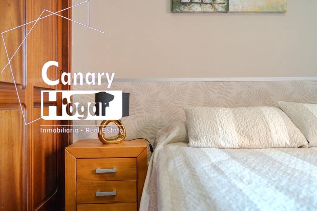 3 slaapkamer Villa te koop in Playa del Duque met zwembad garage - € 1.120.000 (Ref: 9462458)