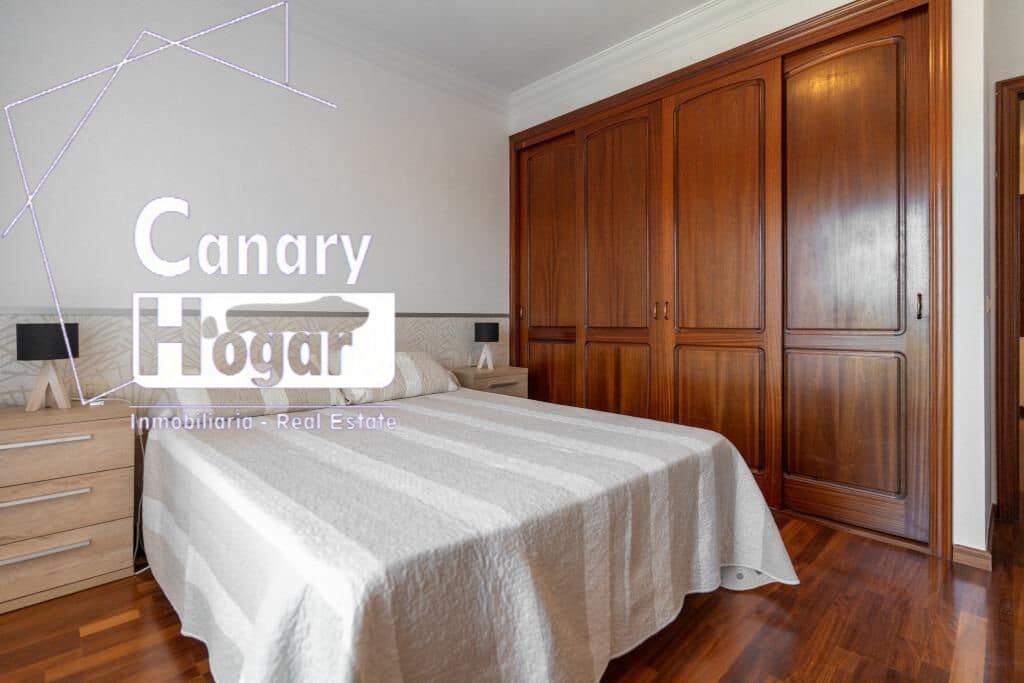 3 slaapkamer Villa te koop in Playa del Duque met zwembad garage - € 1.120.000 (Ref: 9462458)