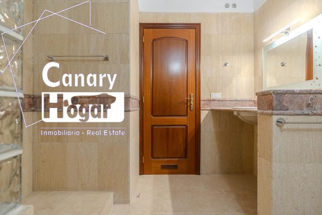 3 slaapkamer Villa te koop in Playa del Duque met zwembad garage - € 1.120.000 (Ref: 9462458)