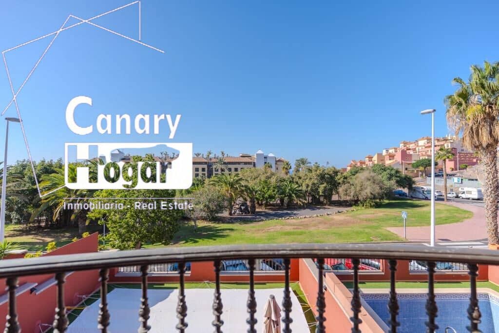 3 slaapkamer Villa te koop in Playa del Duque met zwembad garage - € 1.120.000 (Ref: 9462458)