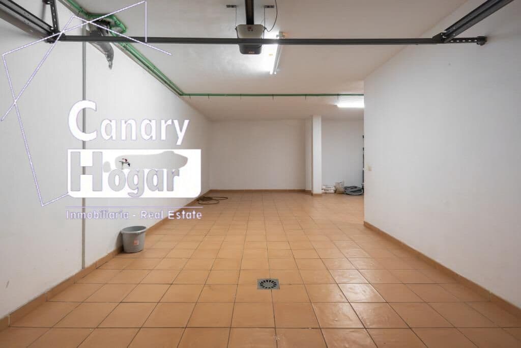 3 slaapkamer Villa te koop in Playa del Duque met zwembad garage - € 1.120.000 (Ref: 9462458)