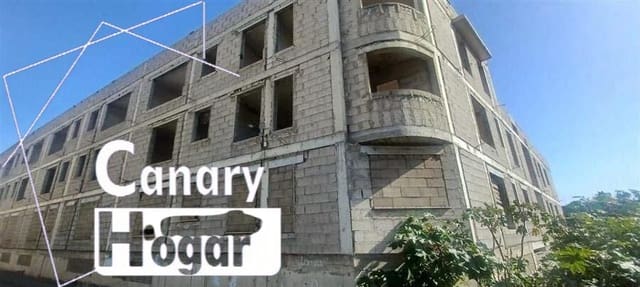 Kaupallinen myytävänä paikassa San Cristóbal de La Laguna - 3 000 000 € (Ref: 9479193)