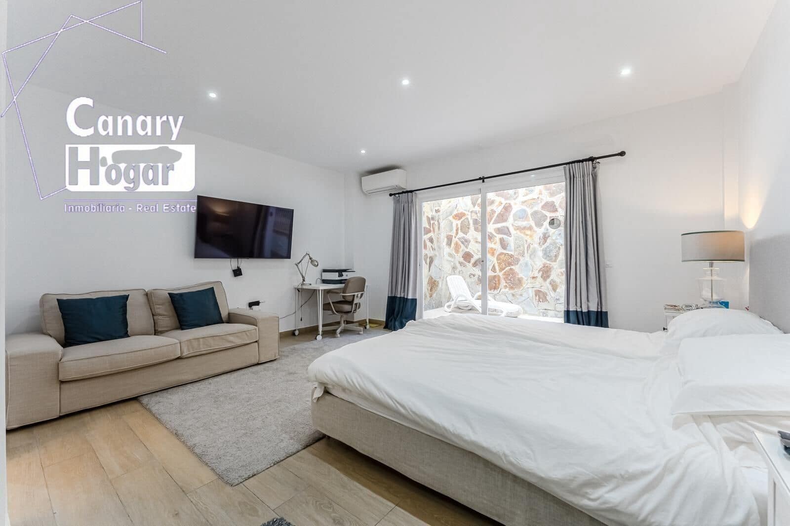 6 soverom Villa til salgs i Puerto Santiago med svømmebasseng garasje - € 1 280 000 (Ref: 9491516)