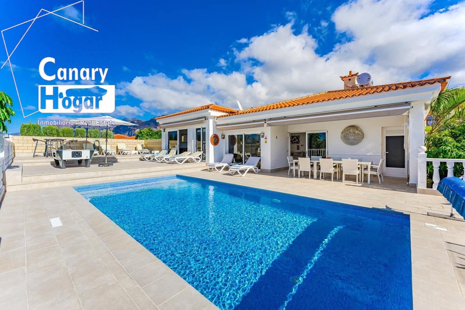 6 soverom Villa til salgs i Puerto Santiago med svømmebasseng garasje - € 1 280 000 (Ref: 9491516)