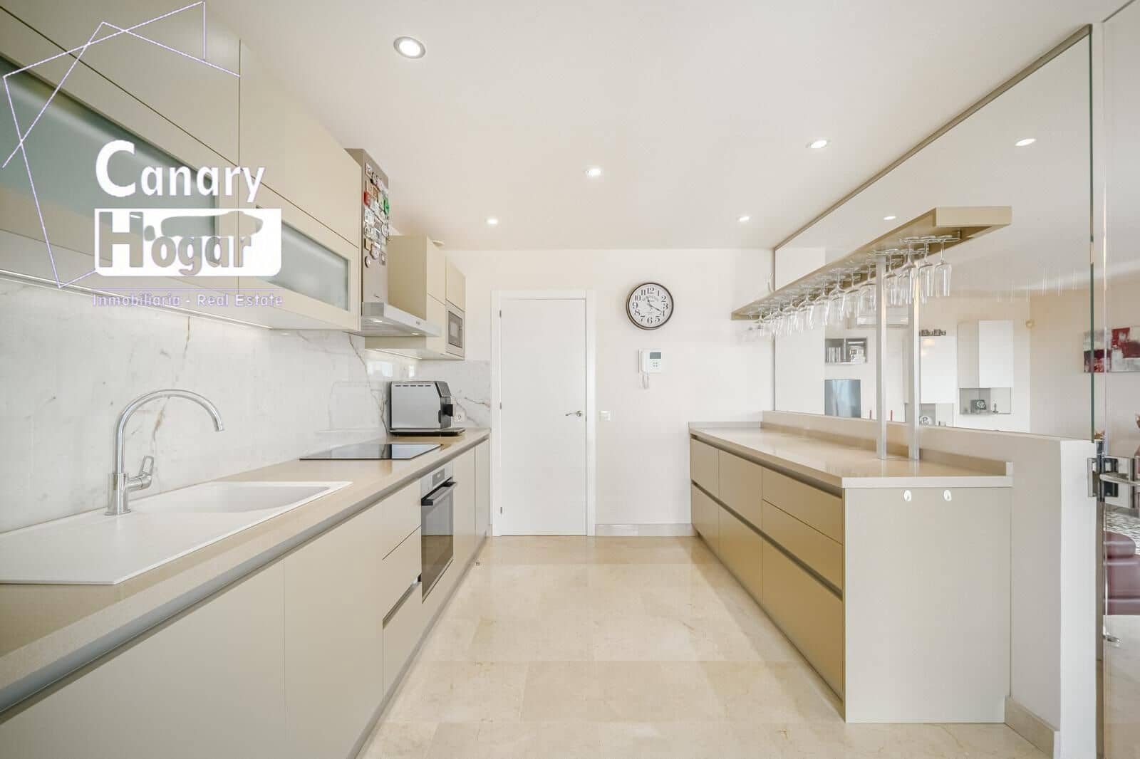 2 slaapkamer Appartement te koop in La Caleta Adeje met zwembad - € 995.000 (Ref: 9495379)