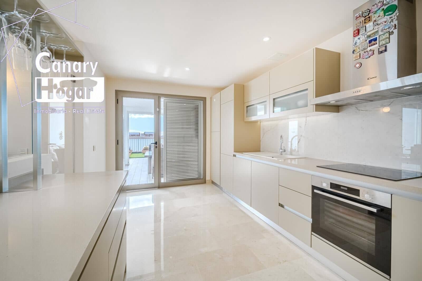 2 slaapkamer Appartement te koop in La Caleta Adeje met zwembad - € 995.000 (Ref: 9495379)