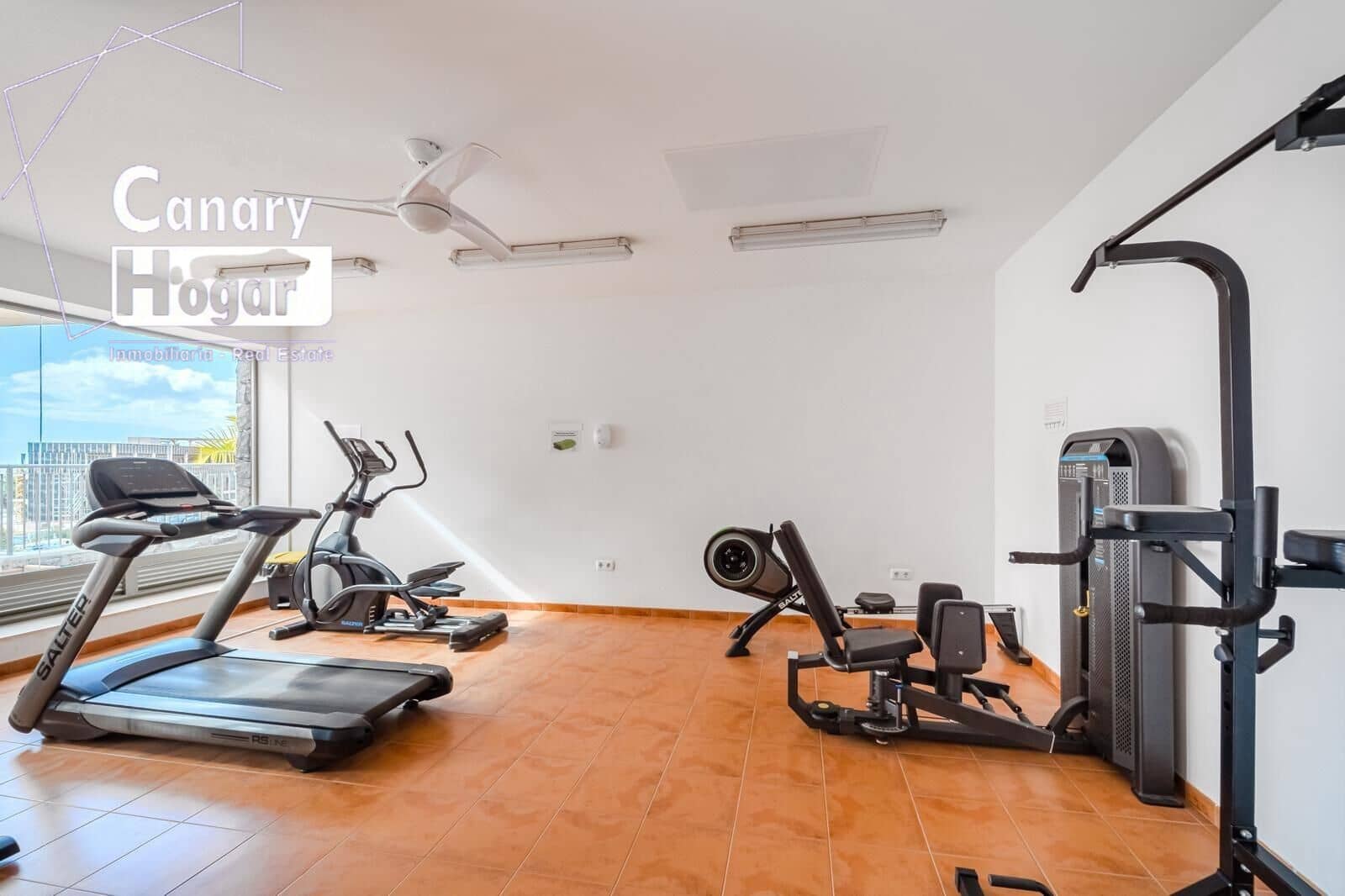 2 slaapkamer Appartement te koop in La Caleta Adeje met zwembad - € 995.000 (Ref: 9495379)