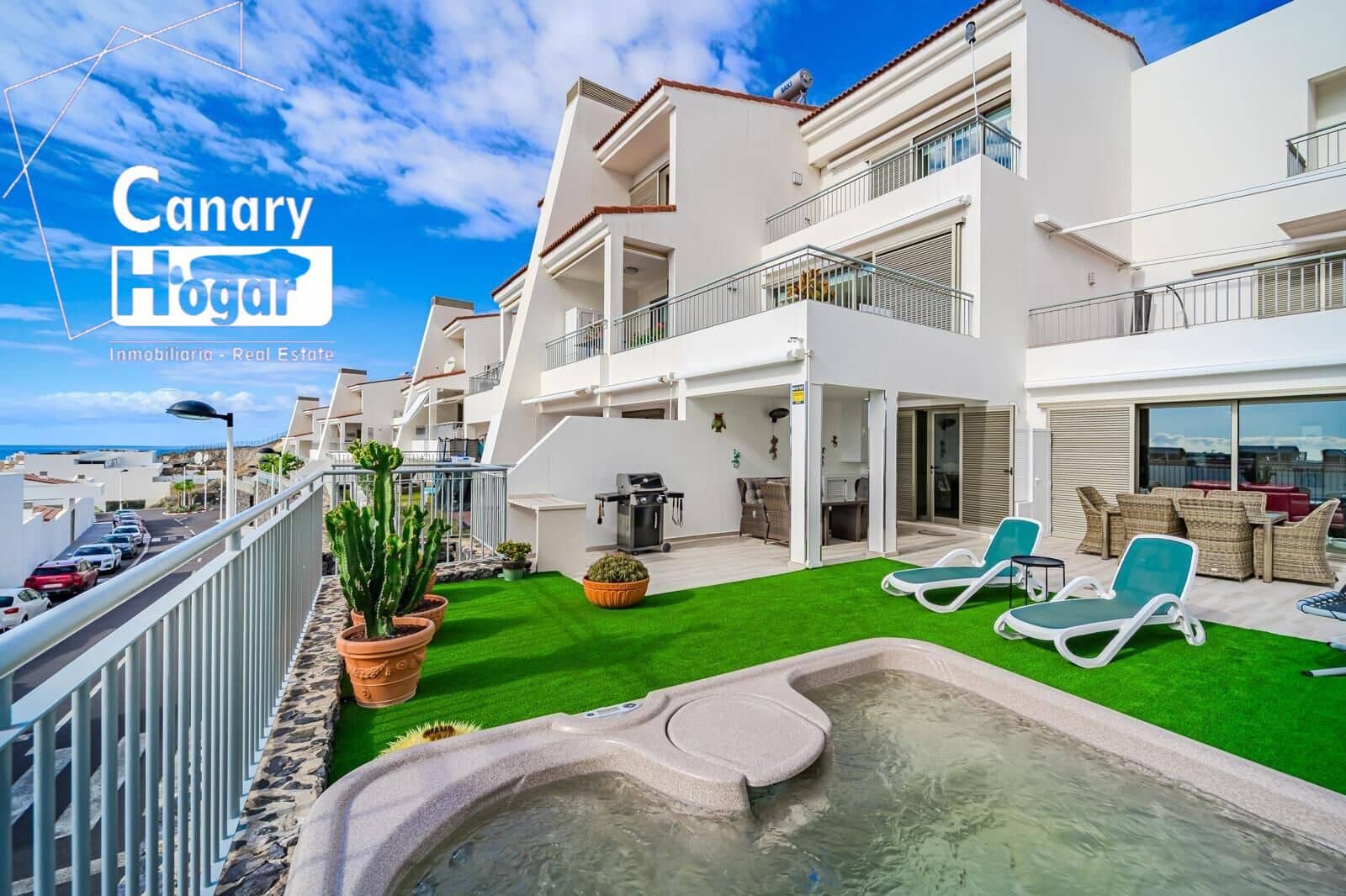 2 slaapkamer Appartement te koop in La Caleta Adeje met zwembad - € 995.000 (Ref: 9495379)