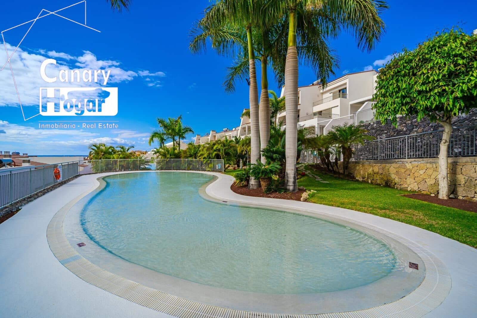 2 slaapkamer Appartement te koop in La Caleta Adeje met zwembad - € 995.000 (Ref: 9495379)