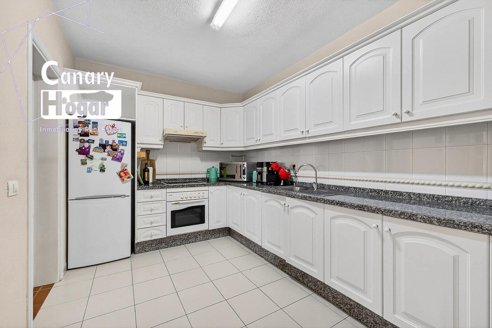 3 chambre Villa/Maison Mitoyenne à vendre à Costa Adeje avec piscine garage - 659 000 € (Ref: 9519034)