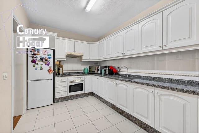 3 chambre Villa/Maison Mitoyenne à vendre à San Eugenio Alto, Adeje avec piscine garage - 659 000 € (Ref: 9519034)