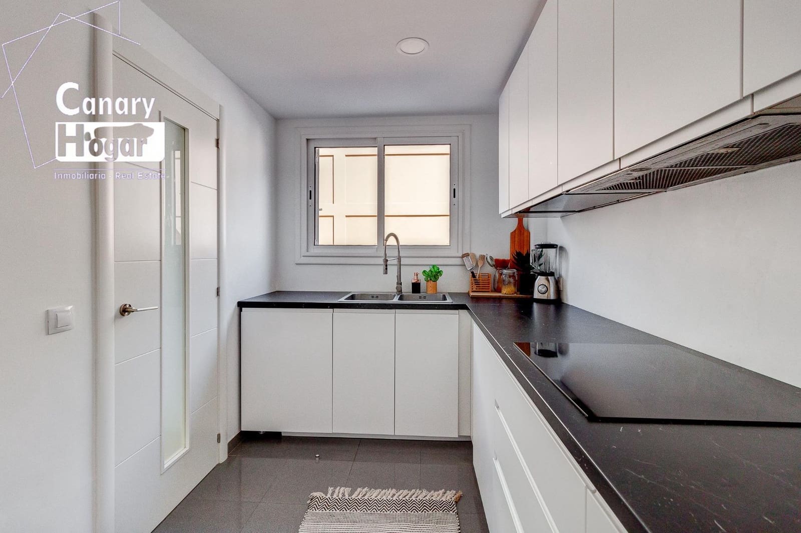 2 soveværelse Villa til salg i Puerto Santiago med swimmingpool garage - € 550.000 (Ref: 9536048)