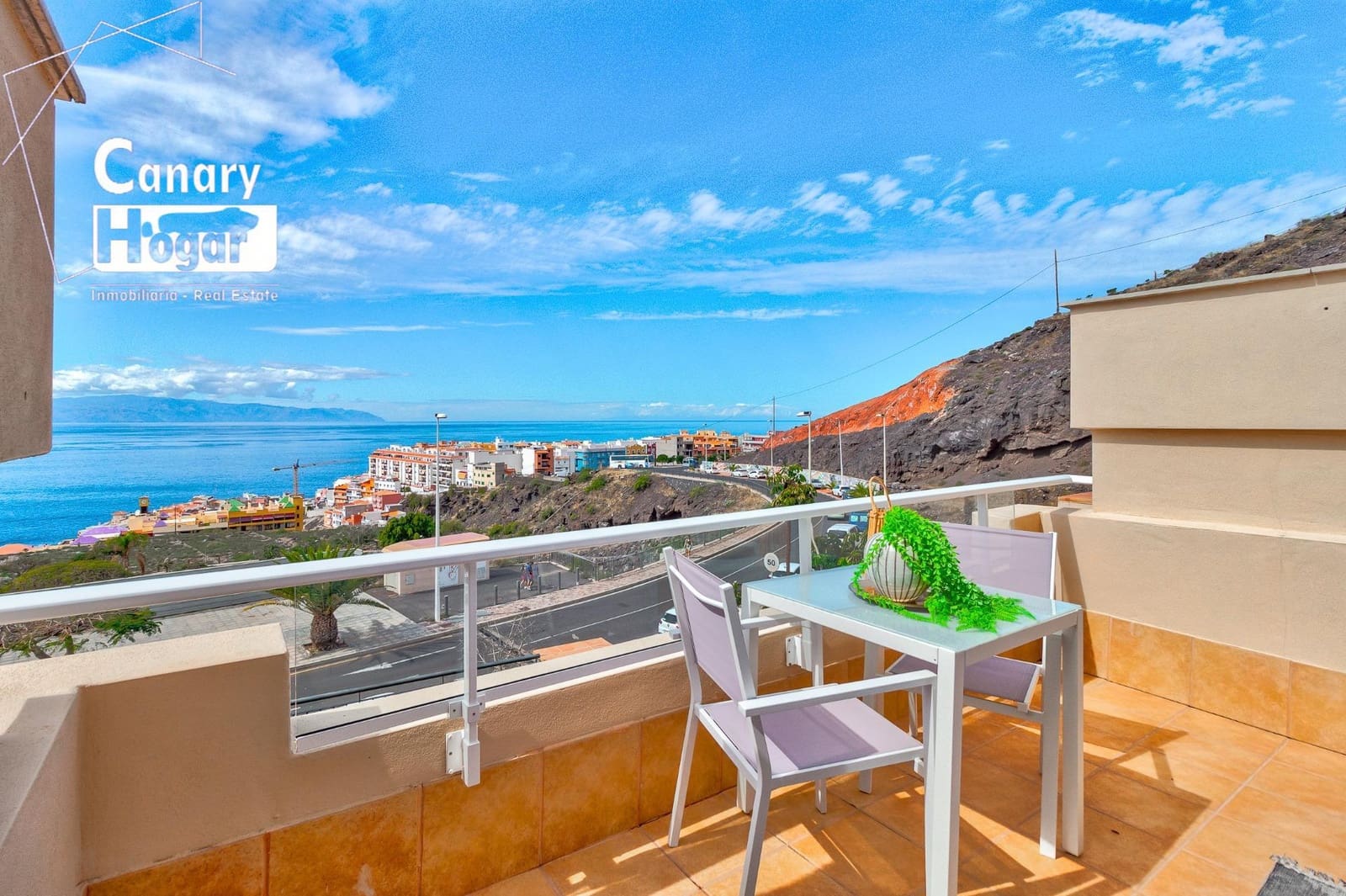 2 soveværelse Villa til salg i Puerto Santiago med swimmingpool garage - € 550.000 (Ref: 9536048)