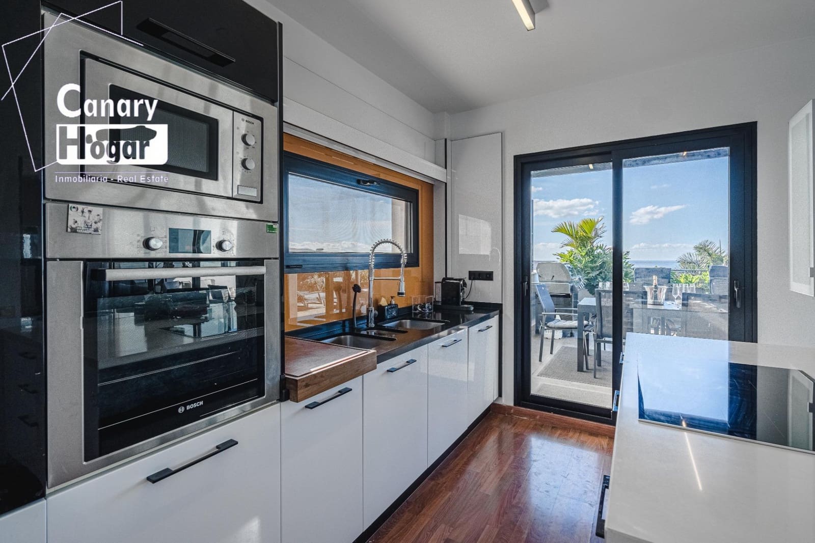 4 soveværelse Villa til salg i Costa Adeje med swimmingpool garage - € 1.795.000 (Ref: 9543765)