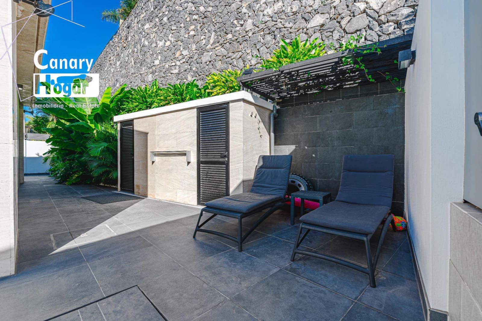 4 bedroom Villa for sale in Costa Adeje with pool garage - € 1,795,000 (Ref: 9543765)