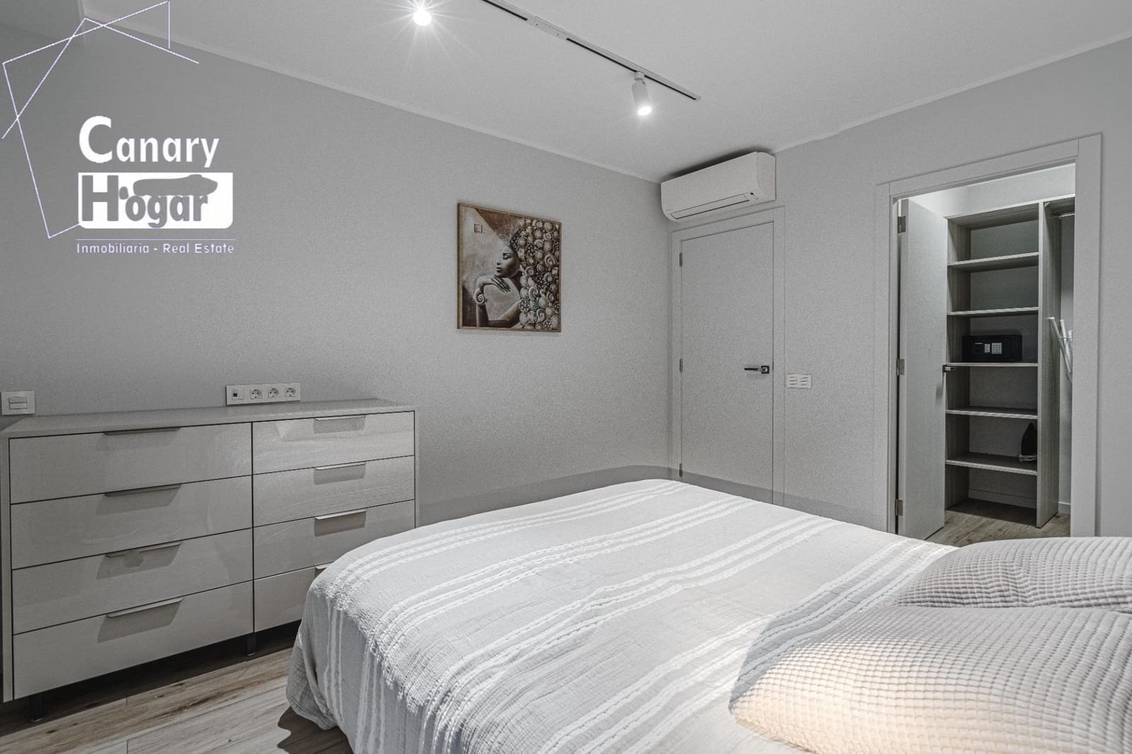 4 bedroom Villa for sale in Costa Adeje with pool garage - € 1,795,000 (Ref: 9543765)