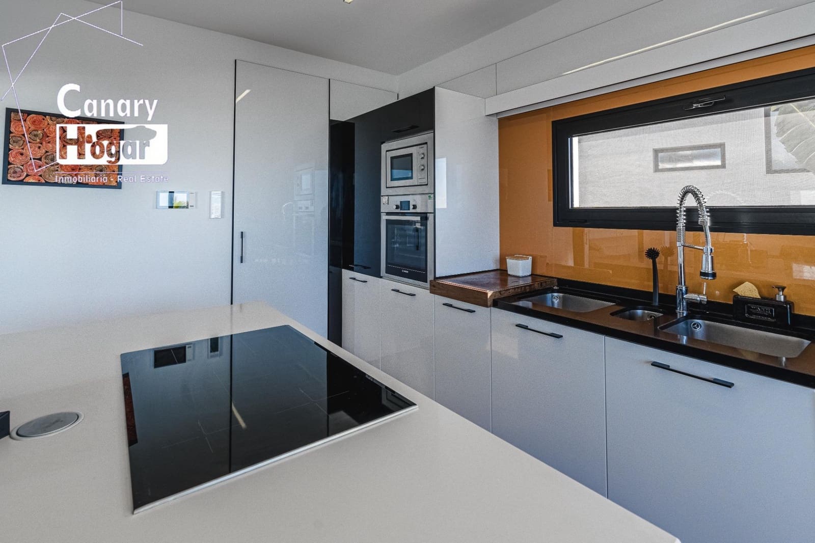 4 bedroom Villa for sale in Costa Adeje with pool garage - € 1,795,000 (Ref: 9543765)