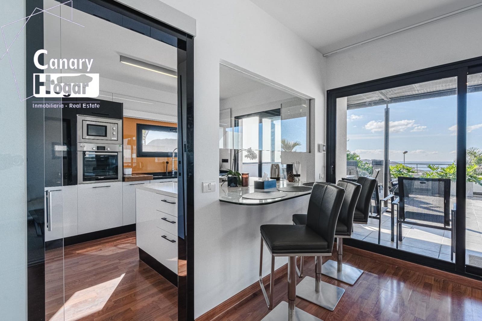 4 bedroom Villa for sale in Costa Adeje with pool garage - € 1,795,000 (Ref: 9543765)