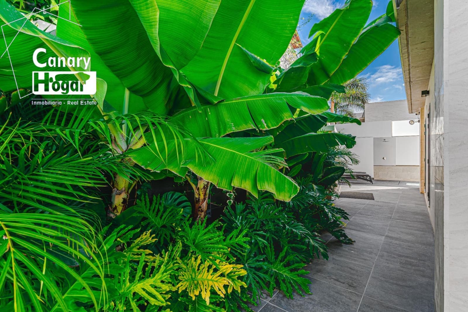 4 bedroom Villa for sale in Costa Adeje with pool garage - € 1,795,000 (Ref: 9543765)