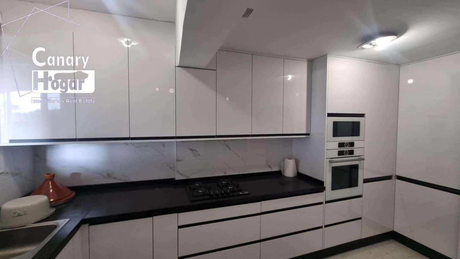 3 sypialnia Willa na sprzedaż w Playa de las Americas z basenem - 700 000 € (Ref: 9561923)