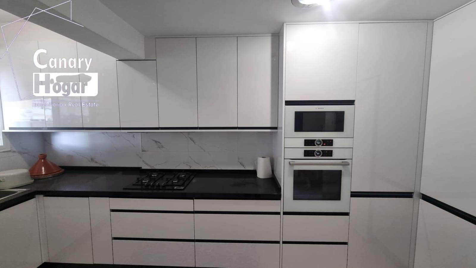 3 sypialnia Willa na sprzedaż w Playa de las Americas z basenem - 700 000 € (Ref: 9561923)