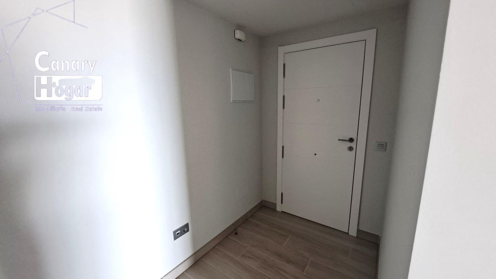 2 bedroom Penthouse for sale in Granadilla de Abona with pool - € 500,000 (Ref: 9574714)