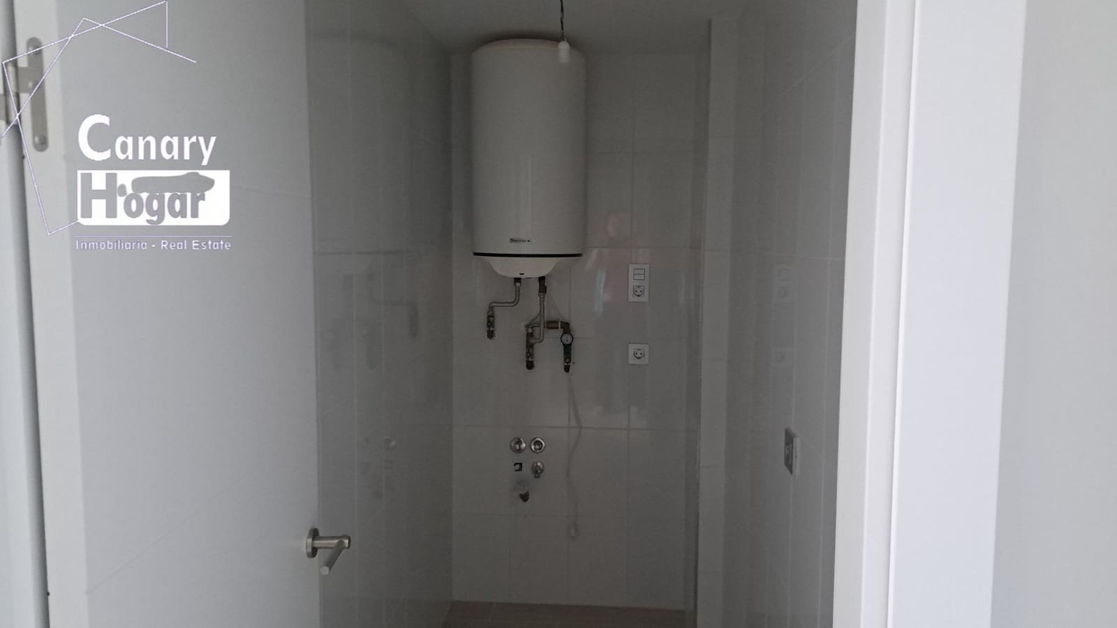 2 bedroom Penthouse for sale in Granadilla de Abona with pool - € 500,000 (Ref: 9574714)