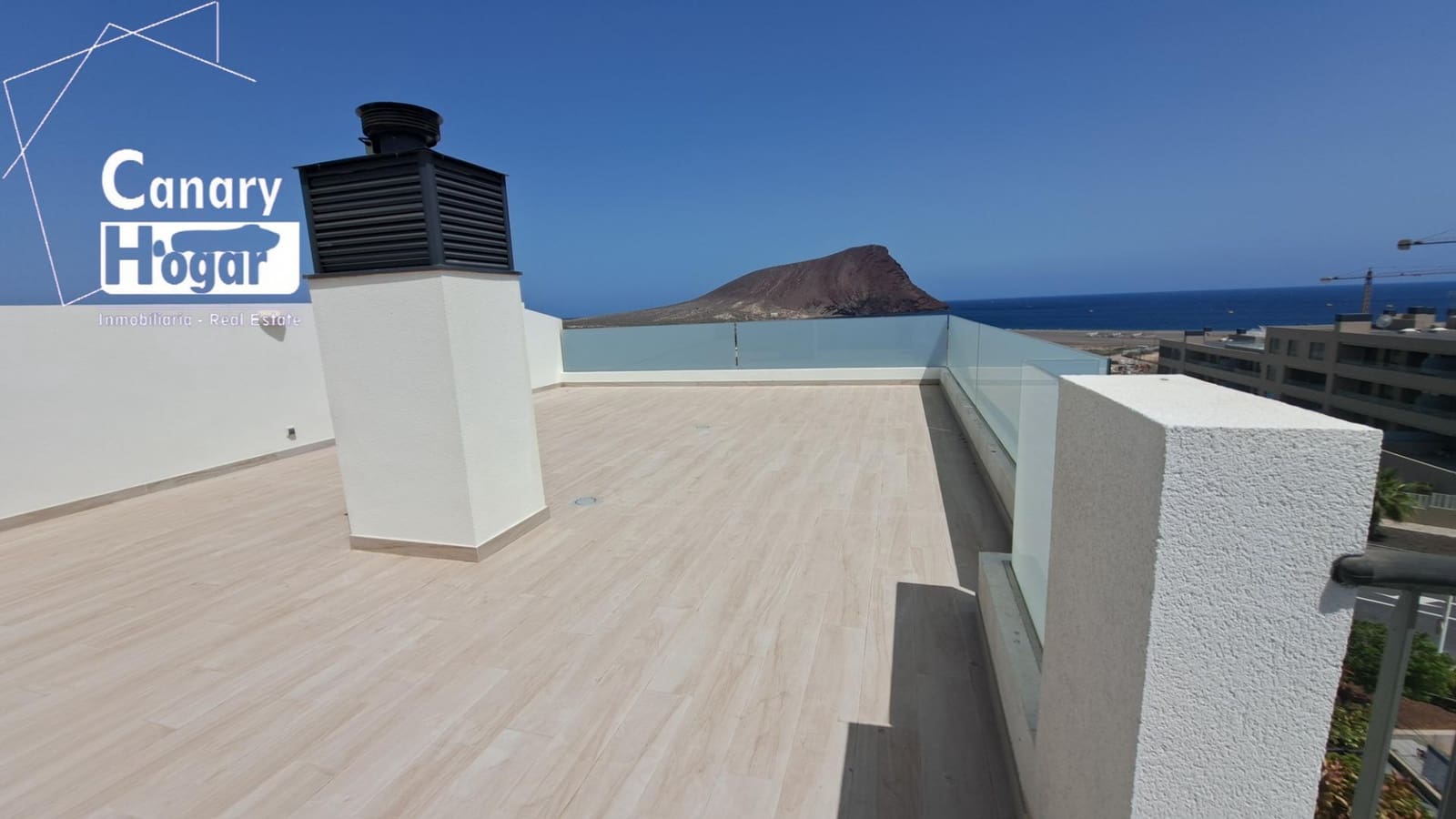 2 bedroom Penthouse for sale in Granadilla de Abona with pool - € 500,000 (Ref: 9574714)