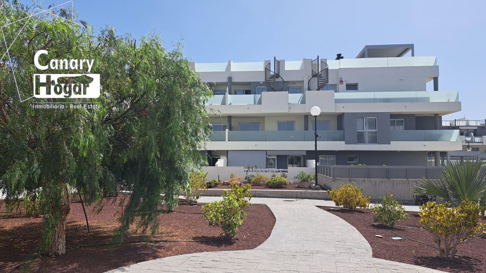 2 bedroom Penthouse for sale in Granadilla de Abona with pool - € 500,000 (Ref: 9574714)