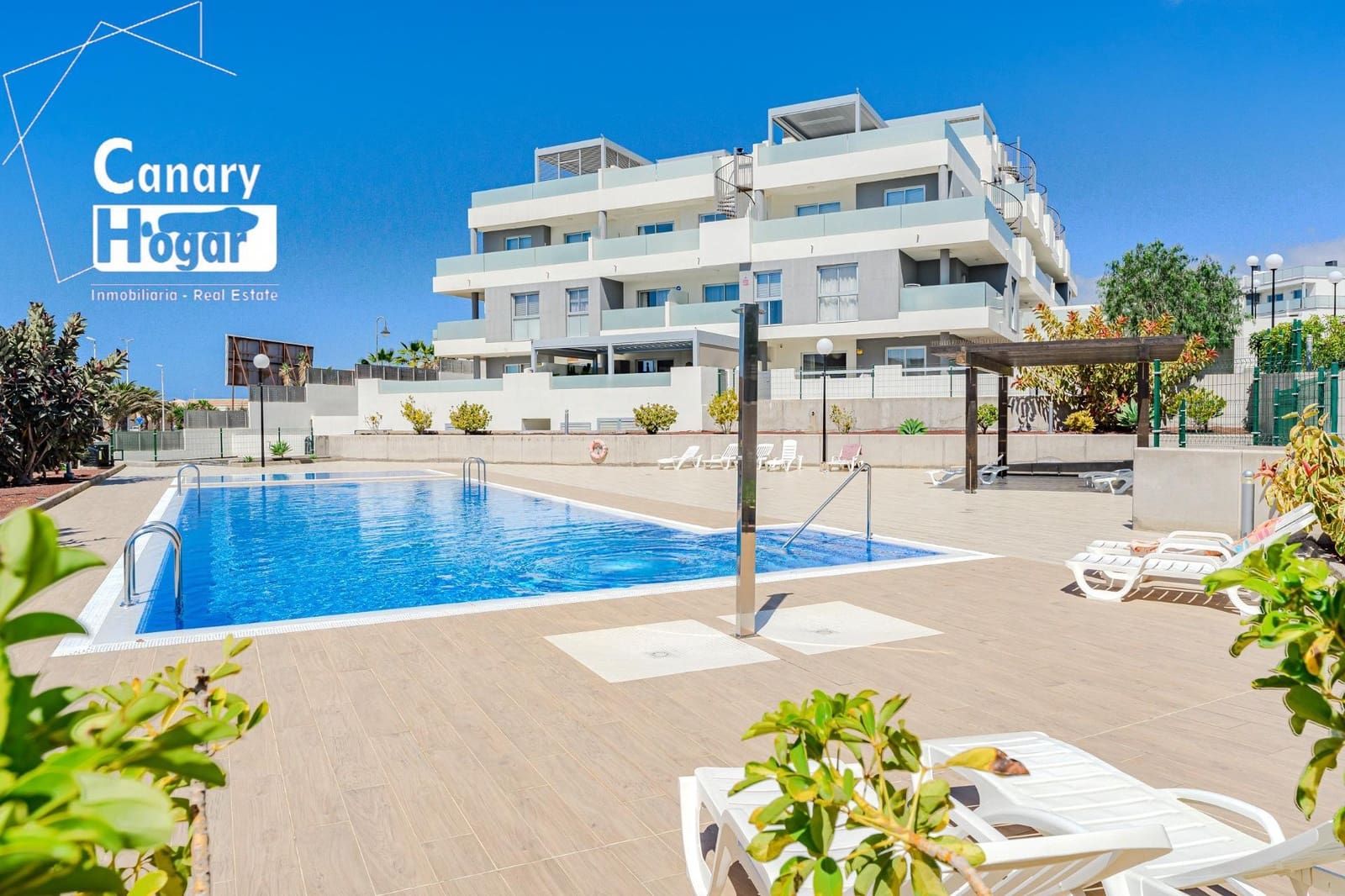 2 bedroom Penthouse for sale in Granadilla de Abona with pool - € 500,000 (Ref: 9574714)