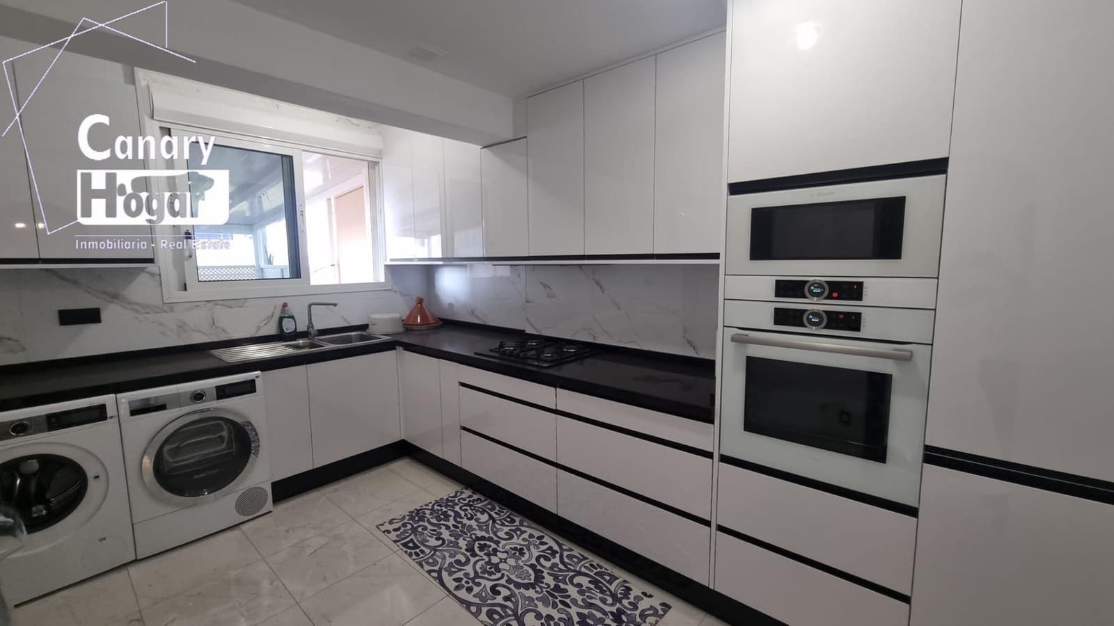 3 bedroom Villa for rent in Playa de las Americas with pool - € 3,000 (Ref: 9605084)