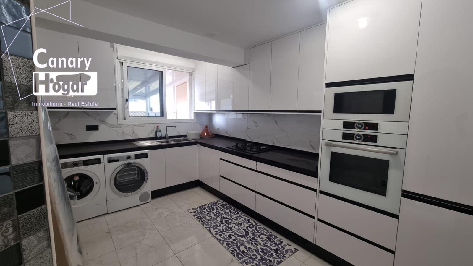 3 bedroom Villa for rent in Playa de las Americas with pool - € 3,000 (Ref: 9605084)