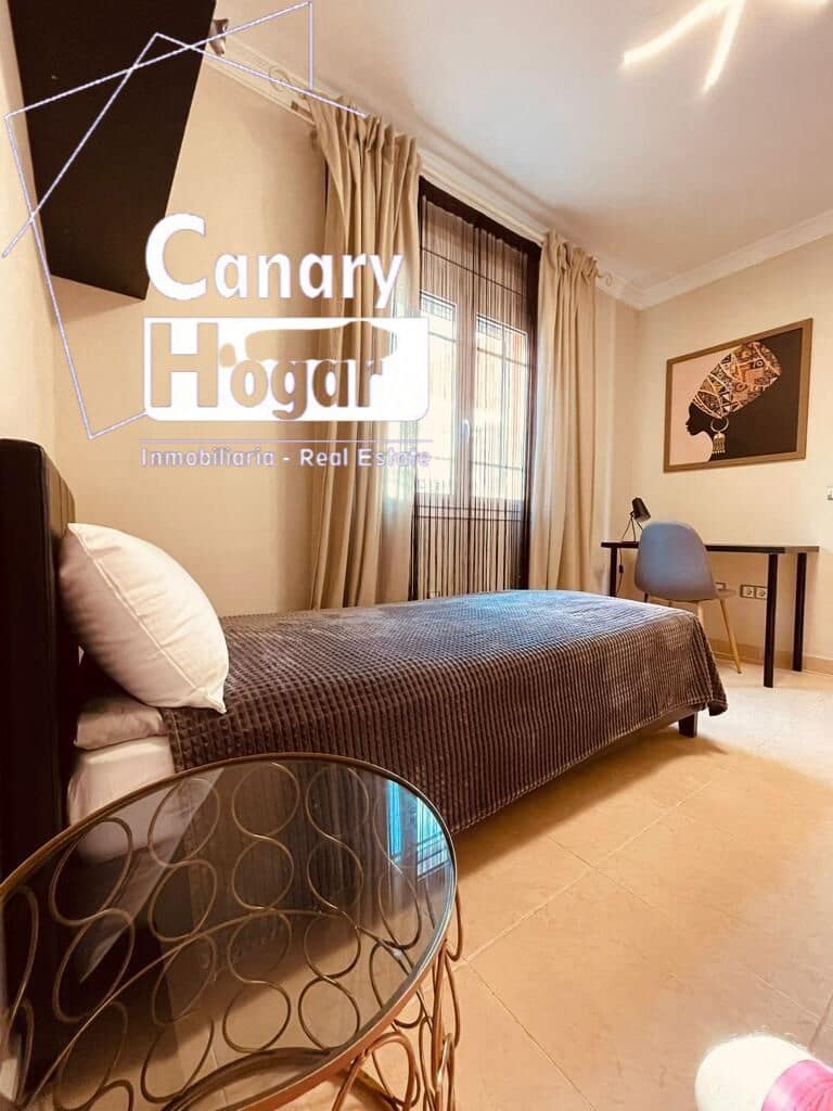 4 bedroom Villa for sale in Los Cristianos with pool garage - € 775,000 (Ref: 9666613)