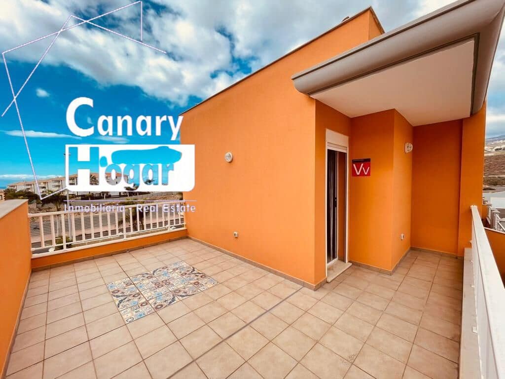 4 bedroom Villa for sale in Los Cristianos with pool garage - € 775,000 (Ref: 9666613)