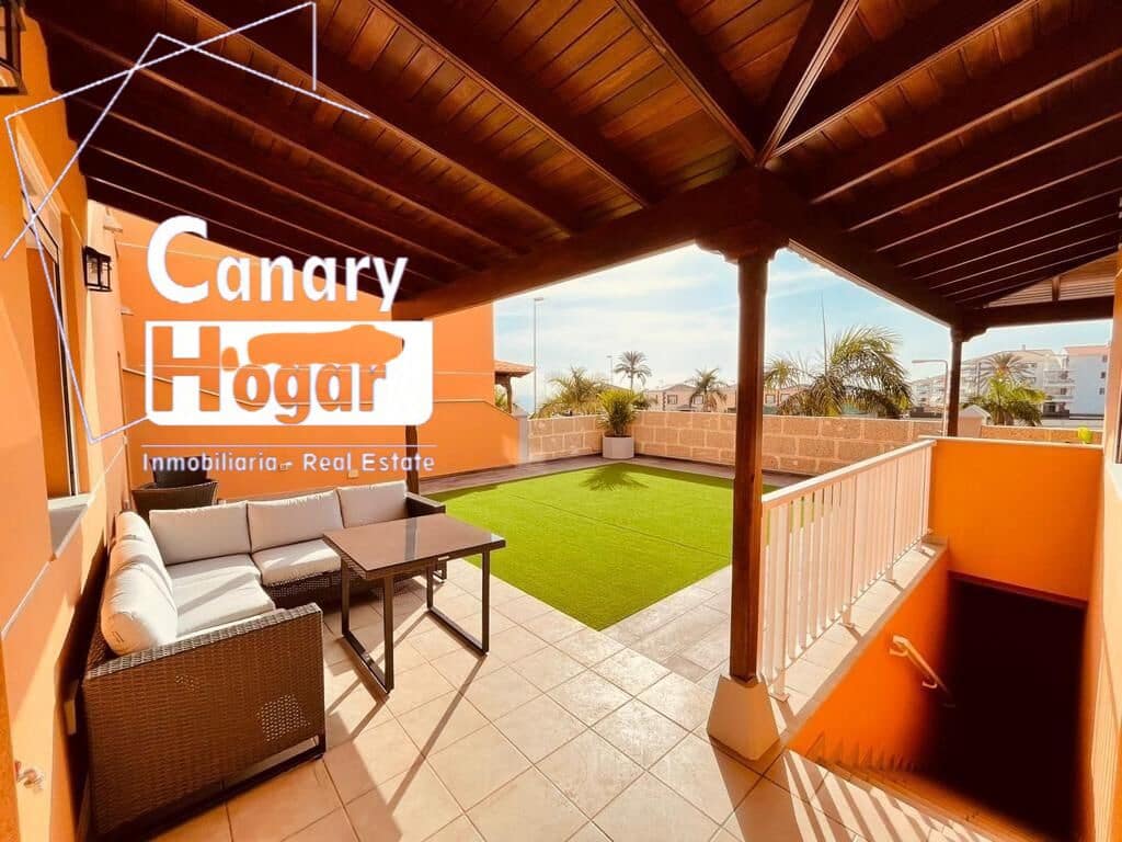 4 bedroom Villa for sale in Los Cristianos with pool garage - € 775,000 (Ref: 9666613)