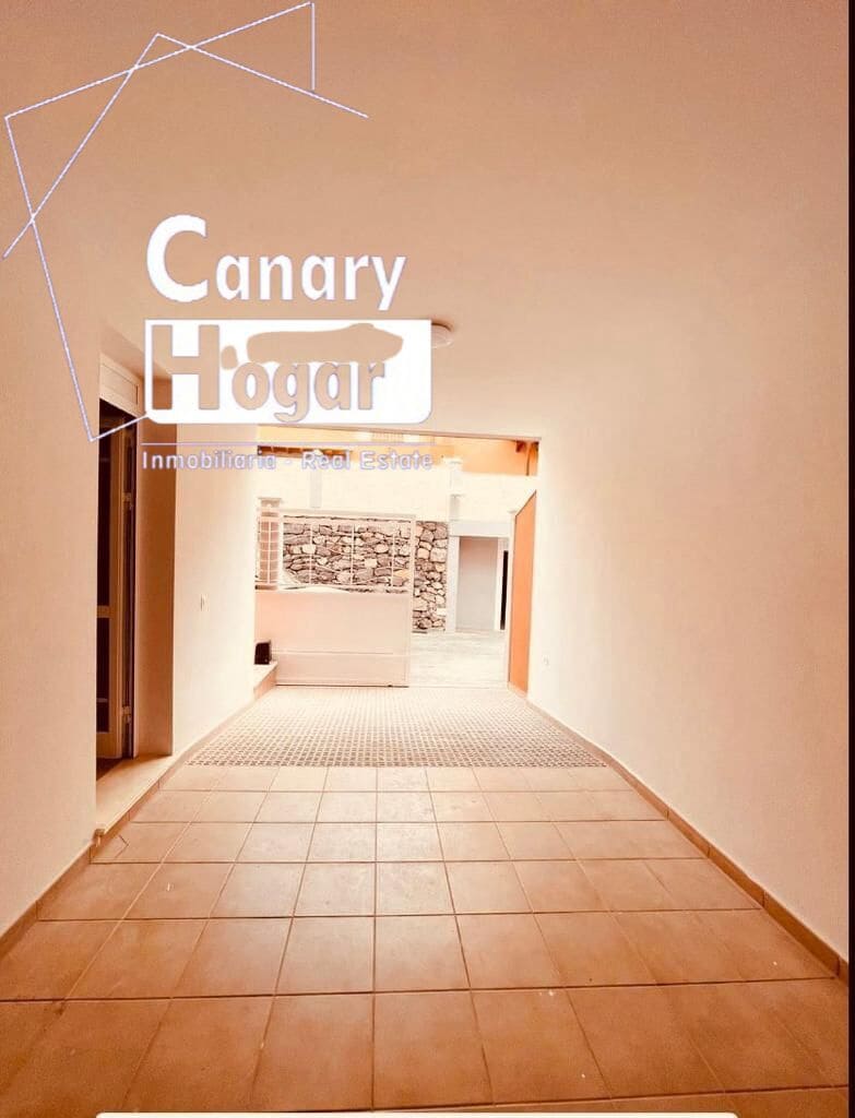 4 bedroom Villa for sale in Los Cristianos with pool garage - € 775,000 (Ref: 9666613)