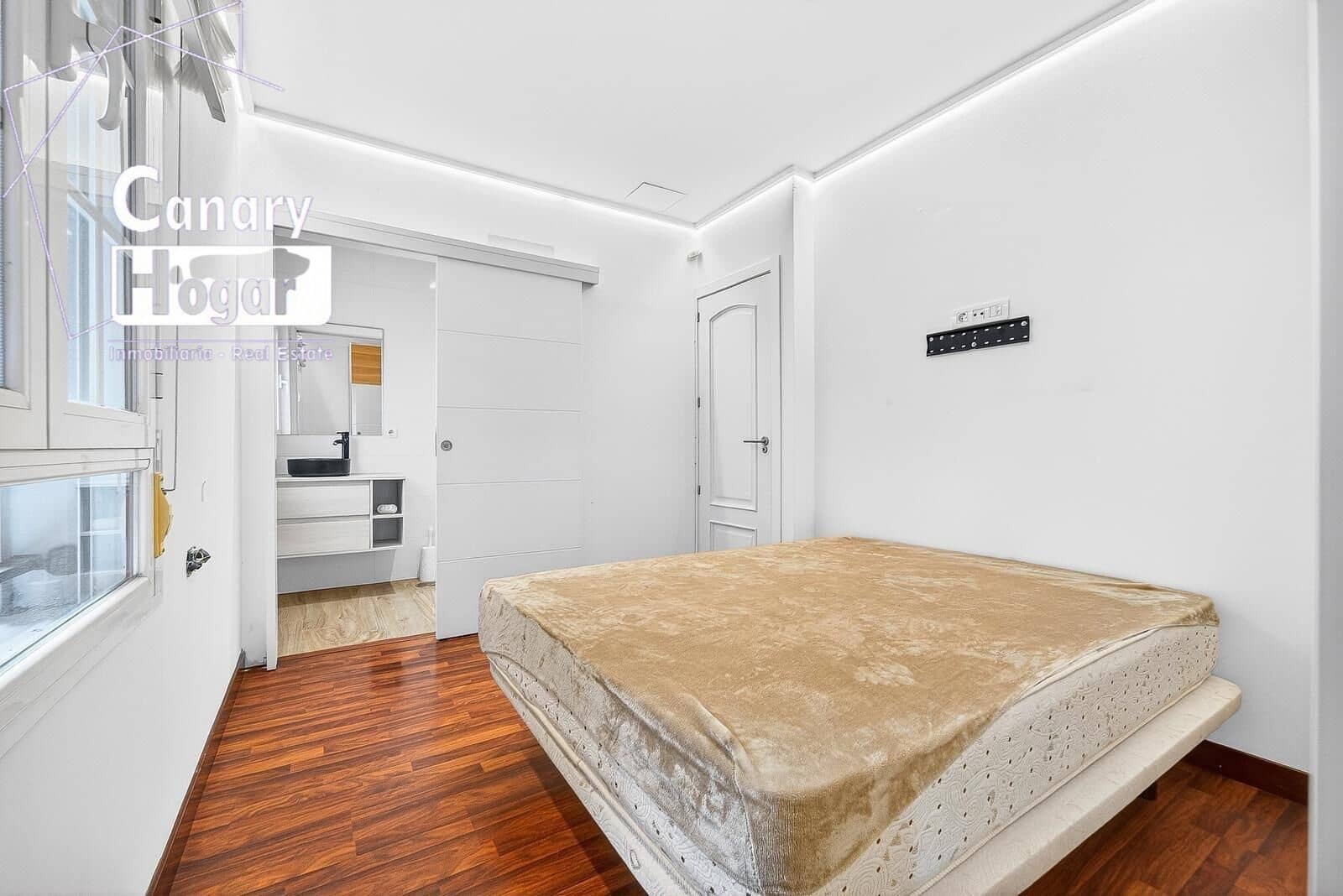 5 bedroom Villa for sale in Los Cristianos with pool - € 1,790,000 (Ref: 9704945)