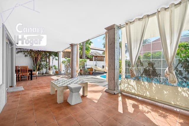 5 soverom Villa til salgs i Los Cristianos, Arona med svømmebasseng - € 1 790 000 (Ref: 9704945)