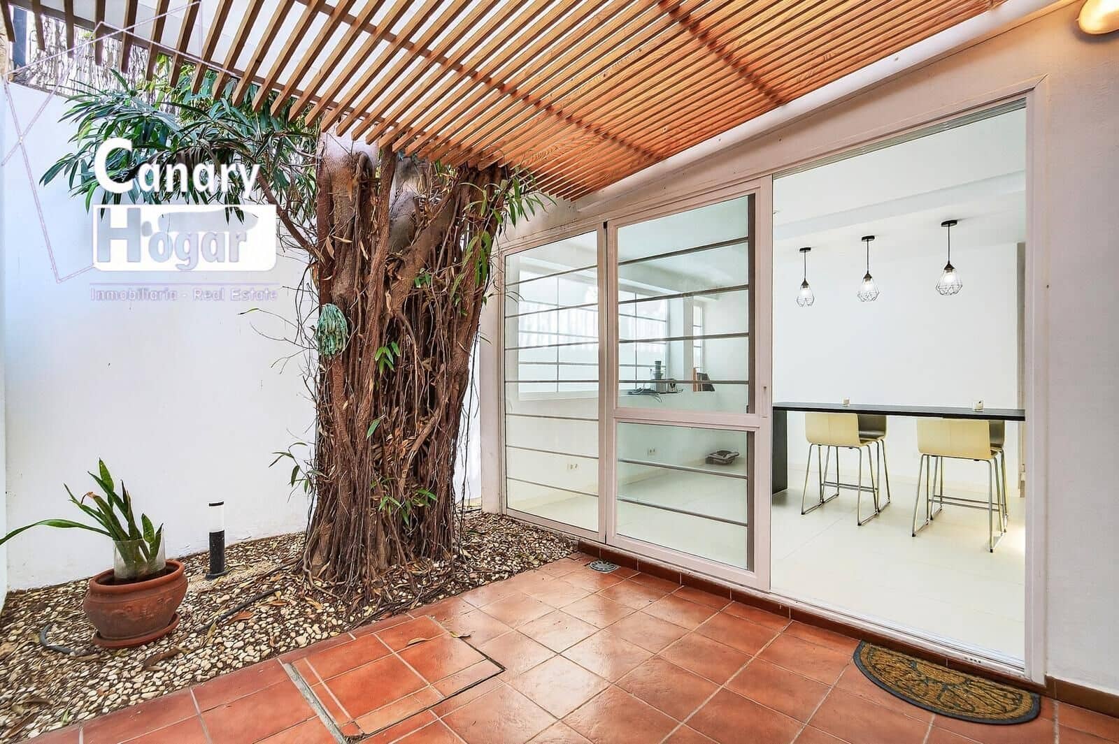 5 bedroom Villa for sale in Los Cristianos with pool - € 1,790,000 (Ref: 9704945)